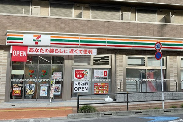 セブンイレブン三鷹市 外観